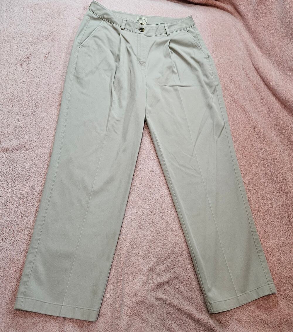 L.L.Bean Women's Pleated Chino Pants Khaki Size 8 Petite